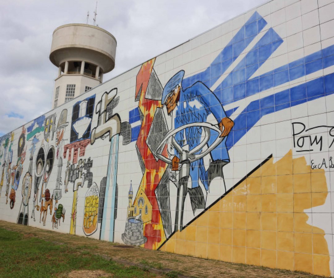 Em Curitiba, Painel de Poty Lazzarotto sobre o saneamento completa 30 anos