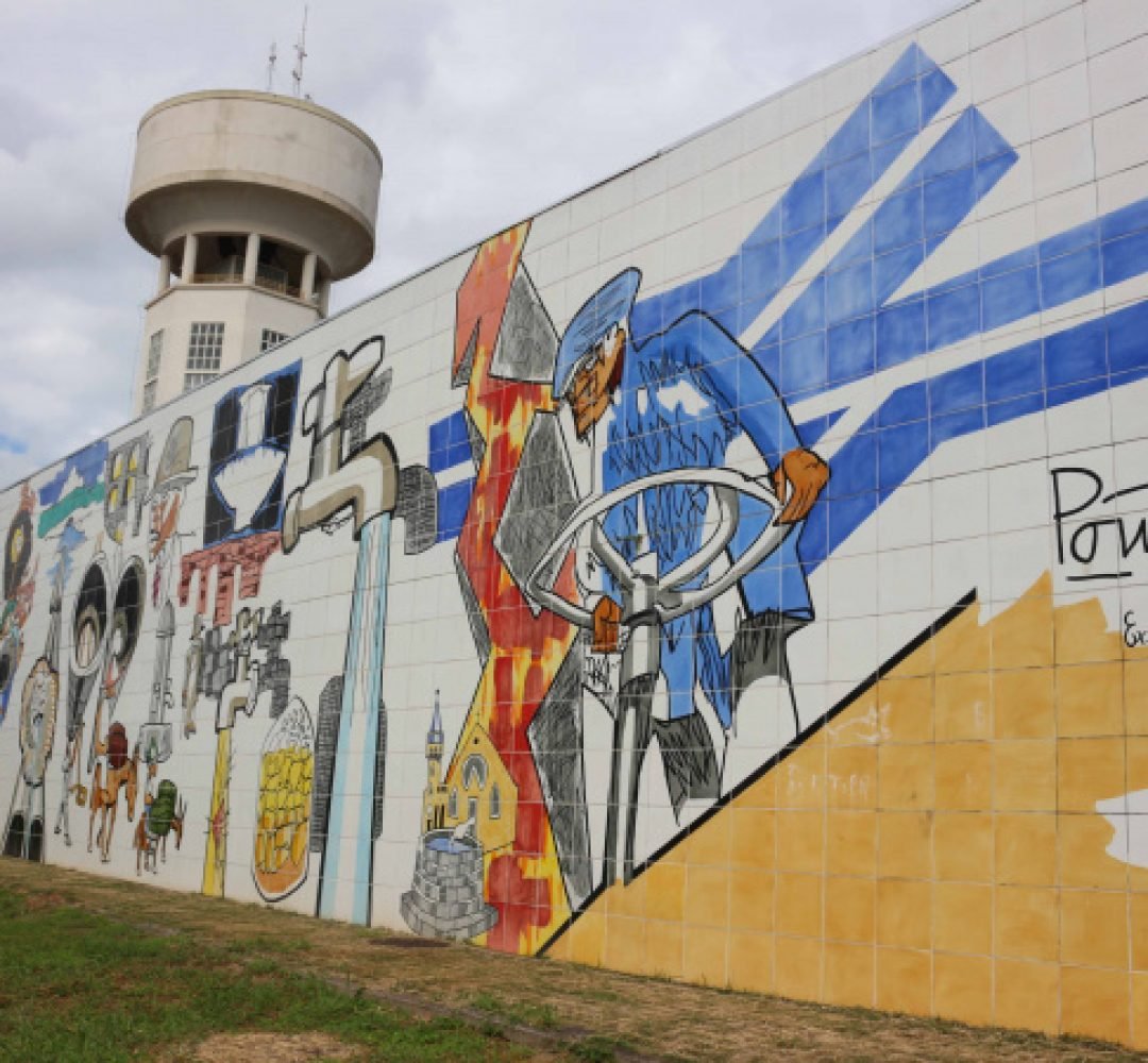 Em Curitiba, Painel de Poty Lazzarotto sobre o saneamento completa 30 anos
