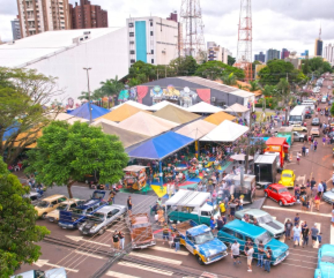 Para incentivar leitura, Feira do Teatro terá troca de livros neste domingo (19)