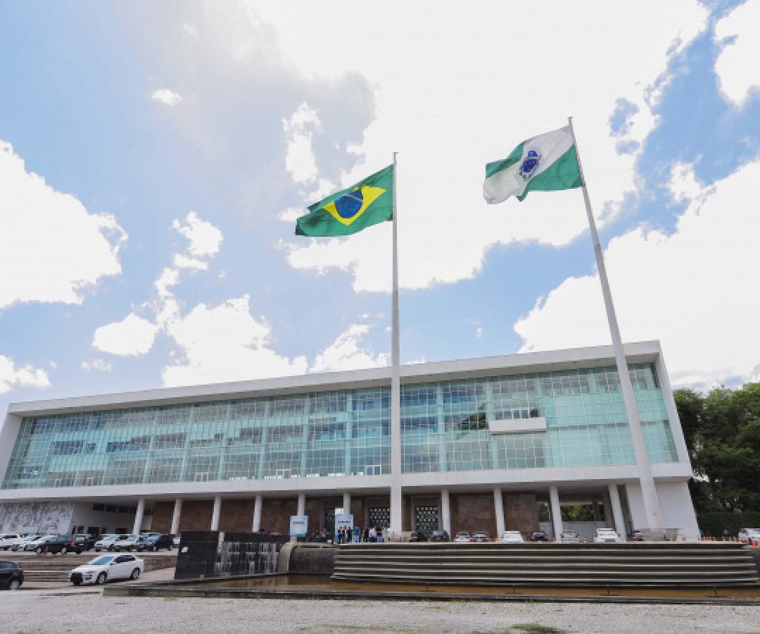 Paraná anuncia investimento de R$ 1,6 bilhão para valorização dos servidores públicos