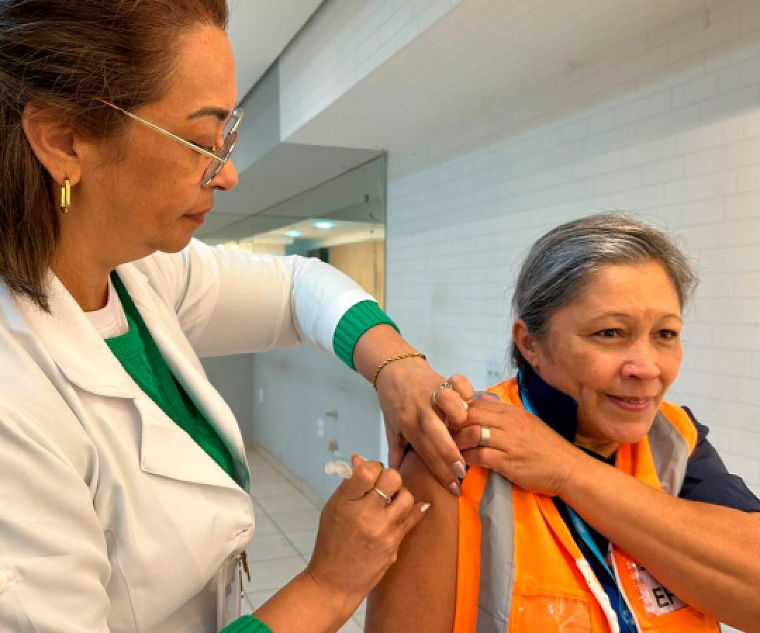 Paraná ultrapassa 2 milhões de doses aplicadas contra a gripe e ocupa 5º lugar no Brasil
