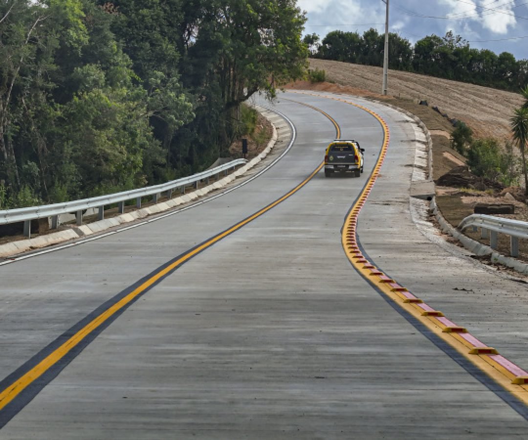 Paraná chega a quase mil quilômetros de rodovias e novas estradas em concreto
