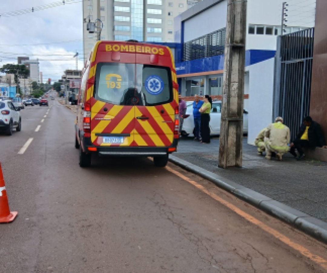 Pedestre é atropelado na rua São Paulo