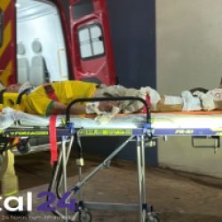 Pedestre fica gravemente ferido após ser atropelado por motocicleta no cruzamento das ruas Antônia e Jacarezinho, em Cascavel