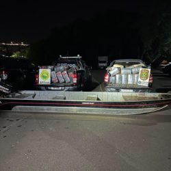 PF e PM apreendem mais de uma tonelada de maconha no Rio Paraná