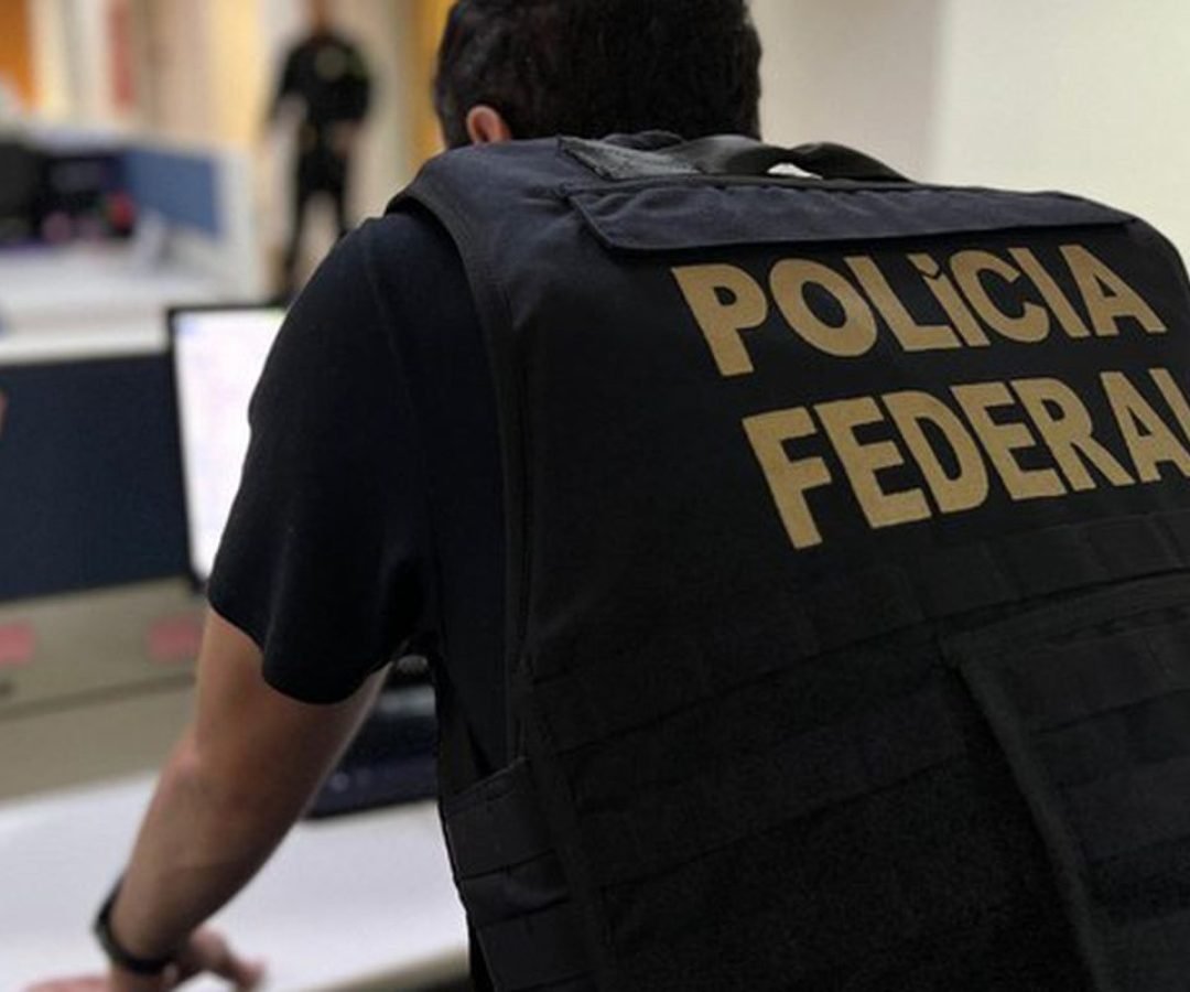 PF prende policiais civis do Rio que extorquiam integrantes do CV