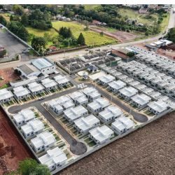 Com apoio do Estado, Ponta Grossa recebe novo condomínio com 47 casas