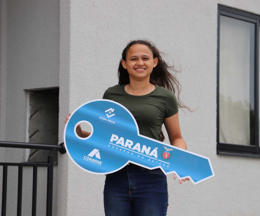 Com aporte do Casa Fácil Paraná, 51 apartamentos são entregues a famílias de Pinhais