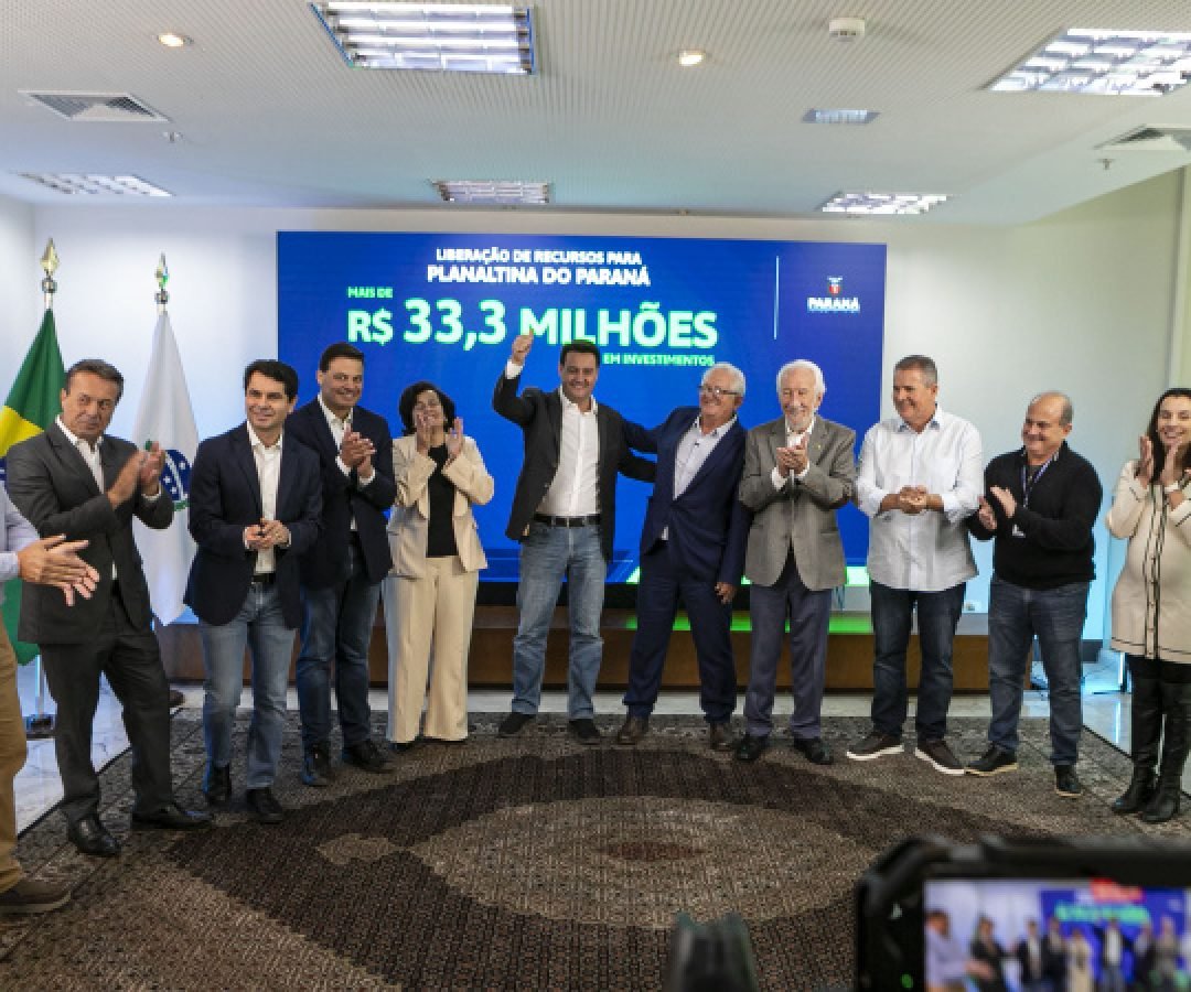R$ 372 milhões: governador libera recursos para investimentos em 10 municípios