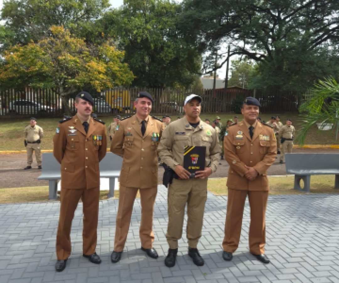 Polícia Militar realiza solenidade em homenagem a Tiradentes em Cascavel