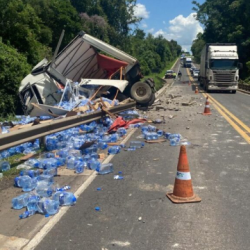Policiais militares salvam motorista em grave acidente na BR-153, em Santo Antônio da Platina