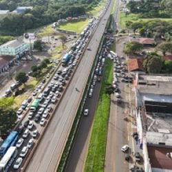 Ponte da Amizade registra congestionamento de mais de dois quilômetros