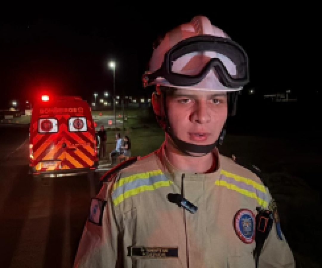 Populares auxiliaram motorista vítima de capotamento, diz tenente dos bombeiros