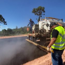 Pavimentação da PR-092 em Doutor Ulysses entra em nova etapa