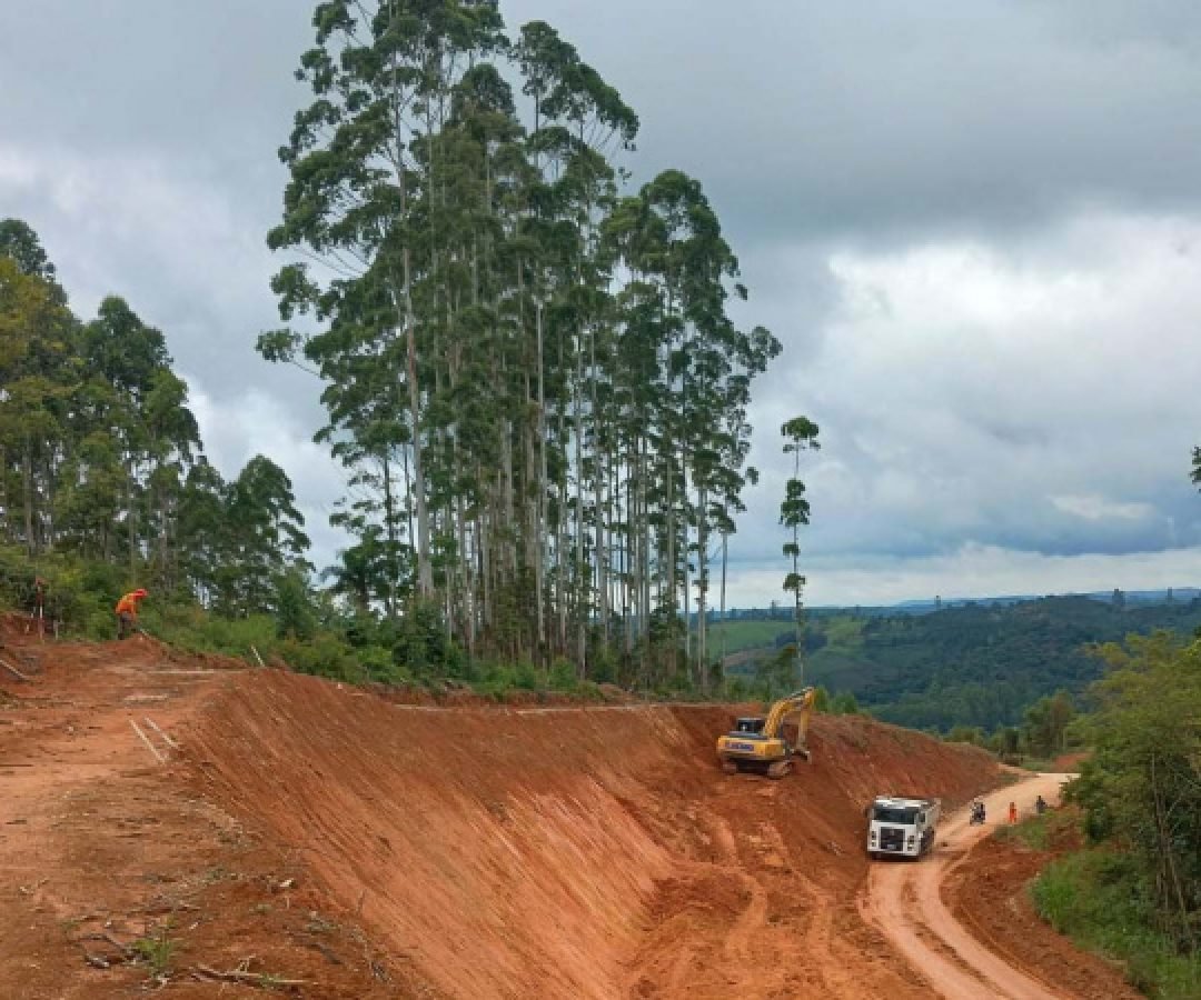 PR-092 em Doutor Ulysses será interditada devido a risco de deslizamento de terra