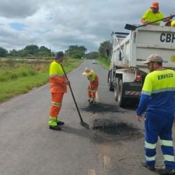 Rodovia entre Carlópolis e Guapirama recebe melhorias no pavimento