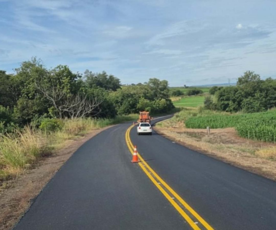 DER/PR realiza serviços de conservação em rodovias entre Uraí e Rancho Alegre