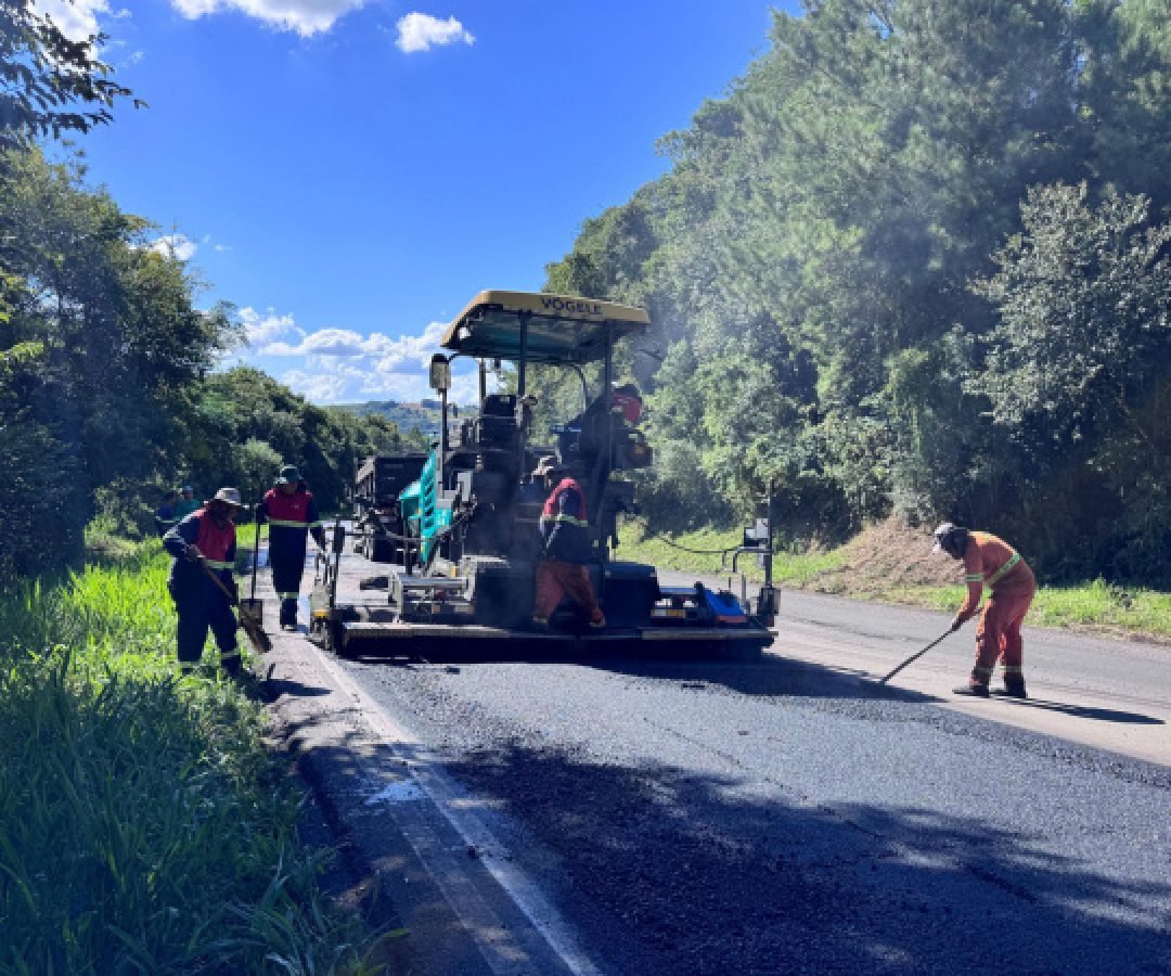 Rodovia entre Nova Tebas e Pitanga recebe serviços de conservação do DER/PR