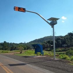 DER/PR testa abrigos de parada de ônibus que combinam tecnologia e acessibilidade