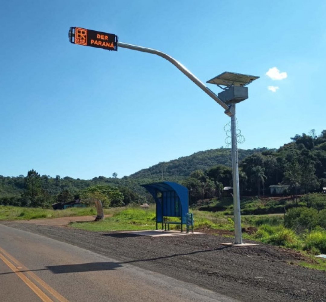 DER/PR testa abrigos de parada de ônibus que combinam tecnologia e acessibilidade