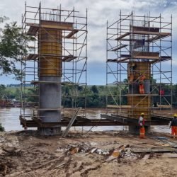 Nova ponte entre Japurá e São Carlos do Ivaí tem fundações concluídas nas duas margens