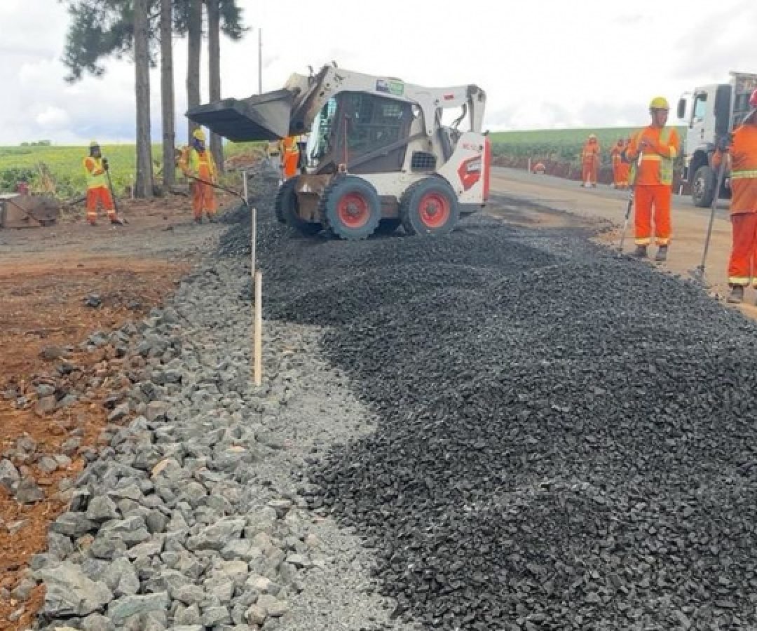 DER/PR faz melhorias no pavimento de trevo rodoviário em Candói