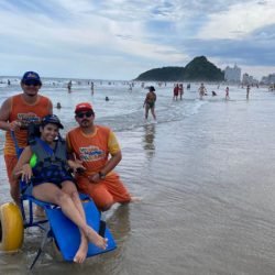 Praia Acessível fecha o verão com recorde de atendimentos e relatos emocionantes