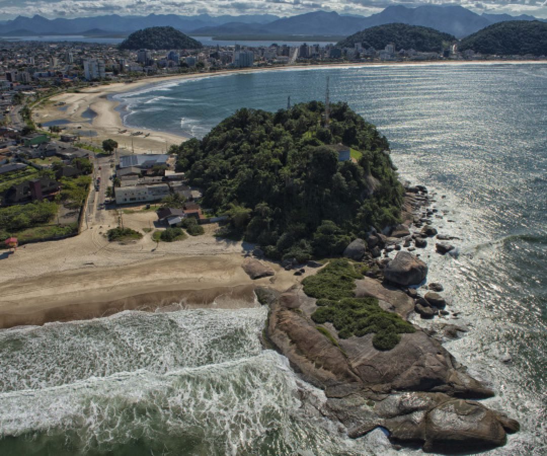Litoral atraiu R$ 337,9 milhões em investimentos no verão, aponta estudo de licenciamentos