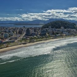 Efeito da ponte: Guaratuba tem 40 prédios em construção e comércio no Litoral dobra de tamanho