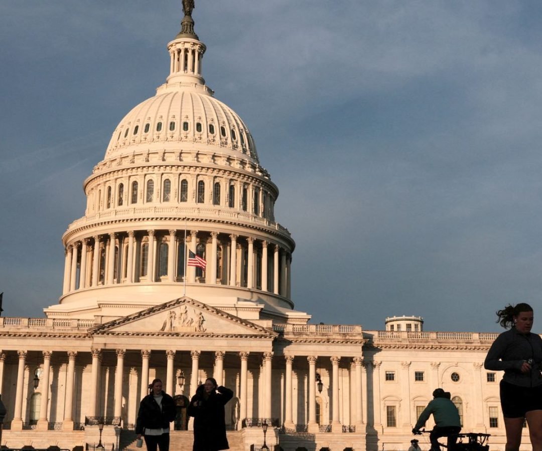 Prazo da guerra de Trump sem aval do Congresso termina em 1º de maio