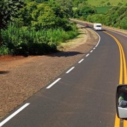 Rodovia de Rio Bonito do Iguaçu recebe serviços de conservação do pavimento