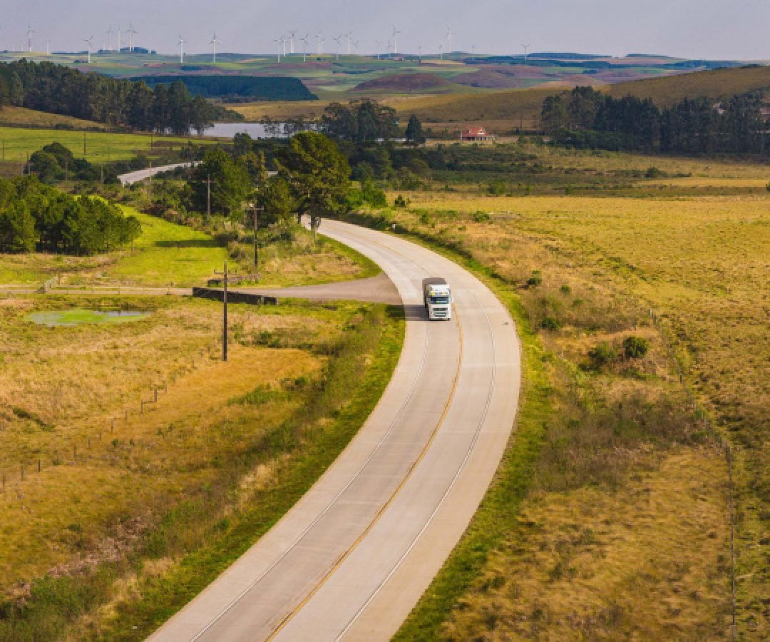 Pista de concreto: estudo aponta Paraná como referência nacional na contratação de obras