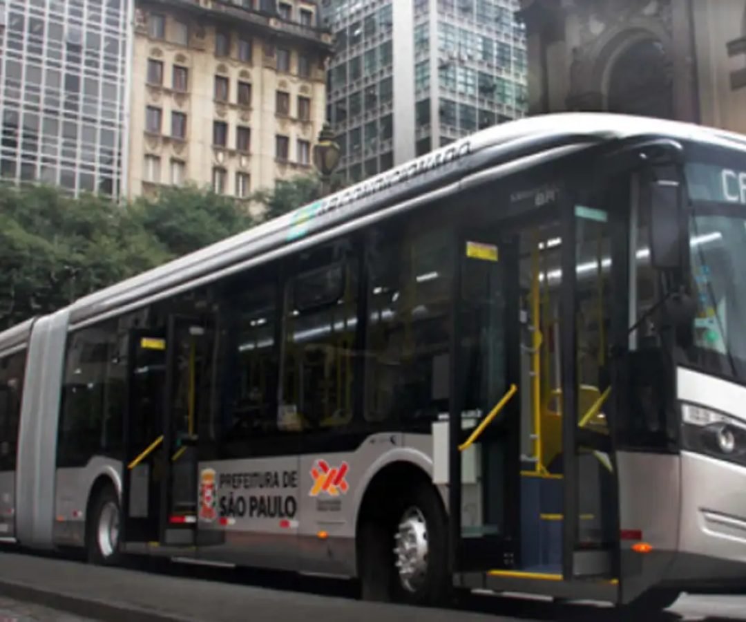 Prefeito de SP não descarta aumento na tarifa dos ônibus em 2026