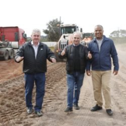 Prefeitura avança com obra pavimentação da Estrada Jacob Munhak e marca avanço histórico no interior de Cascavel