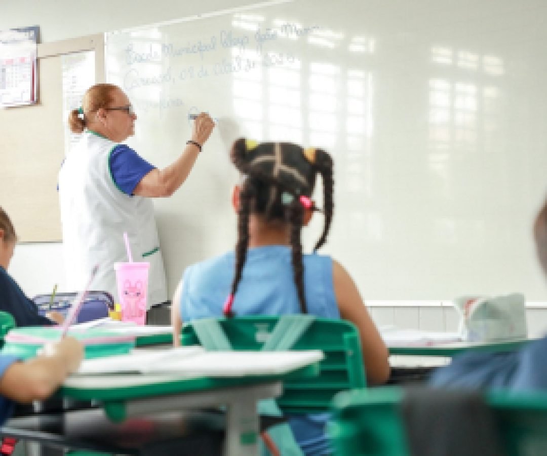 Prefeitura de Cascavel abre inscrições para teste seletivo com 50 vagas para professor temporário