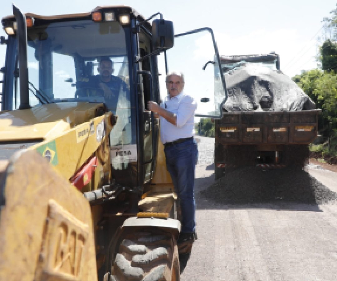 Prefeitura investe na área rural e garante investimentos de mais de quase R$ 28 milhões em mais de 23 km de estradas