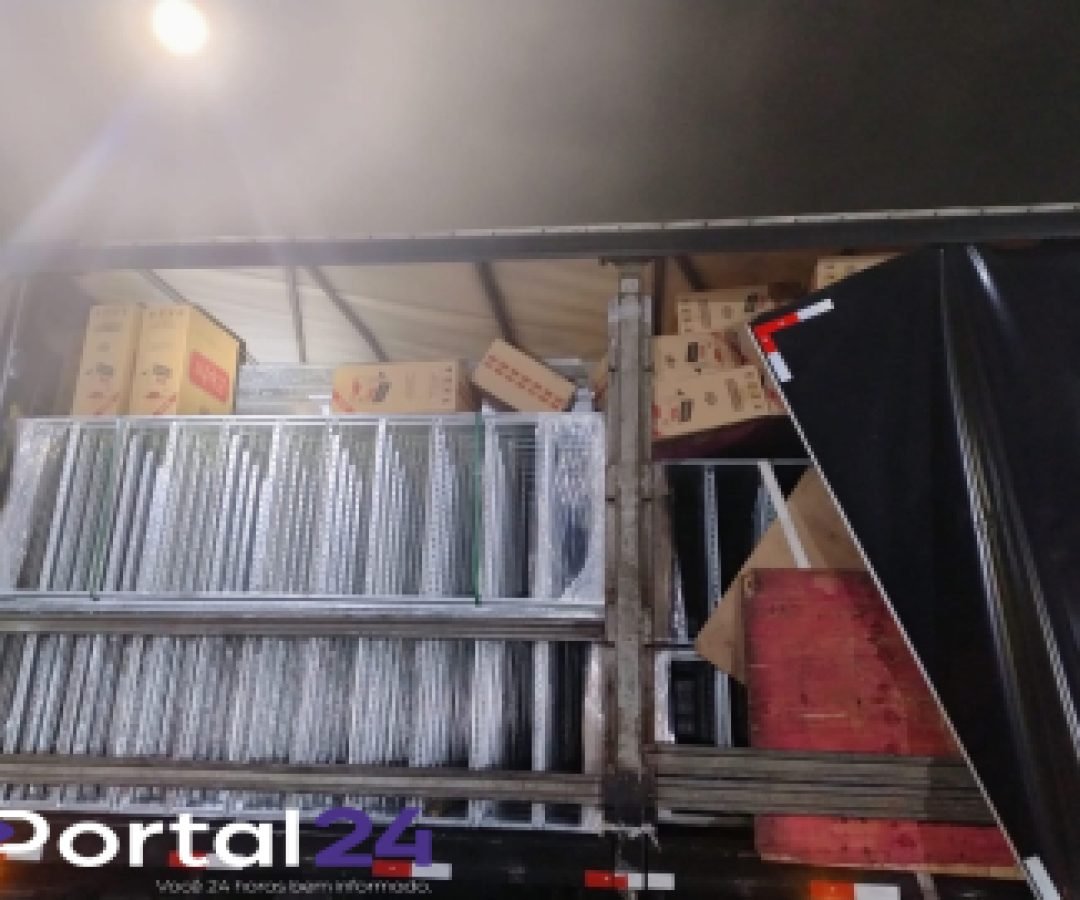 PRF apreende carga com 150 mil maços de cigarros contrabandeados em Ponta Grossa