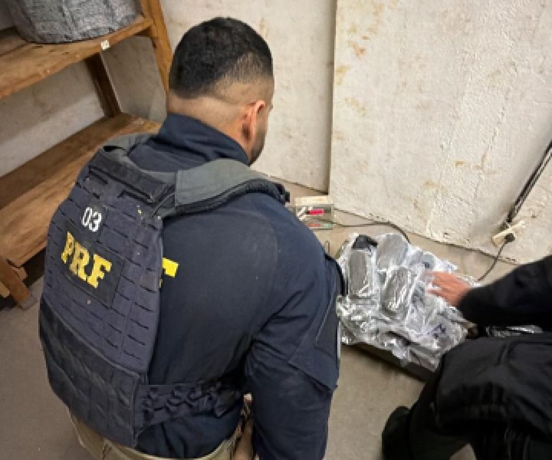 PRF apreende mais de 139 kg de drogas na BR-277 em Guaraniaçu