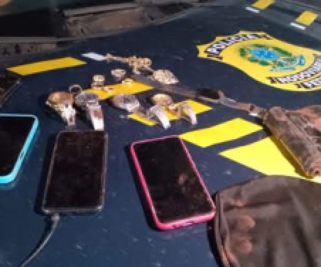 PRF frustra roubo a ônibus em Campo Mourão e prende suspeito