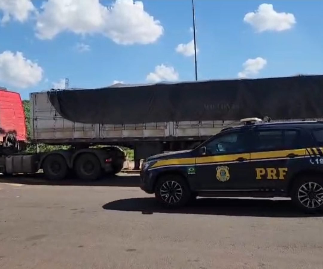 PRF recupera carreta e prende homem por receptação na BR-163, em Guaíra