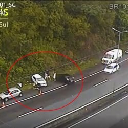 PRFs e pedestres são atropelados durante atendimento de ocorrência na BR-101 em Santa Catarina