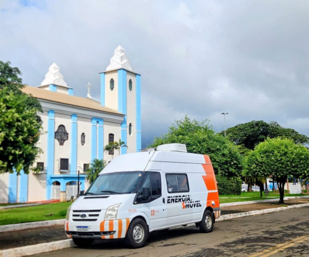 Agência Itinerante da Copel leva serviços a moradores de Mandaguaçu