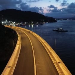 Primeiros testes de luz mostram como a Ponte de Guaratuba ficará à noite