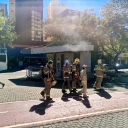 Princípio de incêndio em quiosque mobiliza Corpo de Bombeiros na Avenida Brasil, em Cascavel