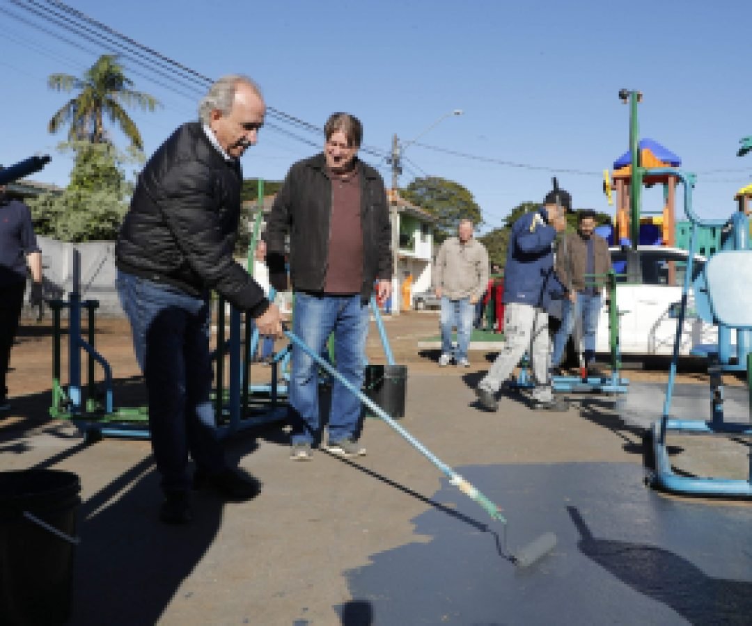 Programa leva força-tarefa ao bairro Cascavel Velho e aproxima serviços da população