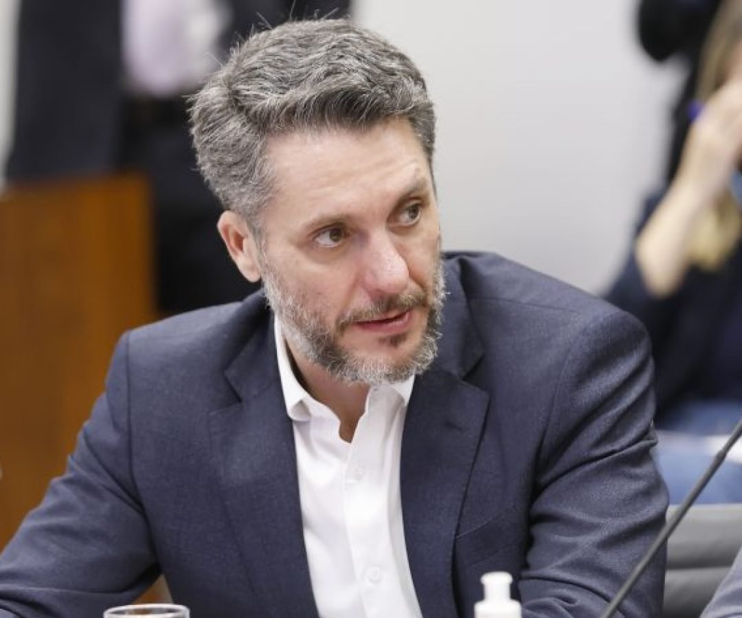 Projeto proíbe fiança e prevê prisão preventiva em caso de cárcere privado