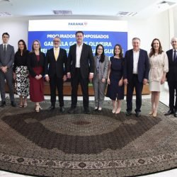 Governador Ratinho Junior empossa quatro novos procuradores do Estado