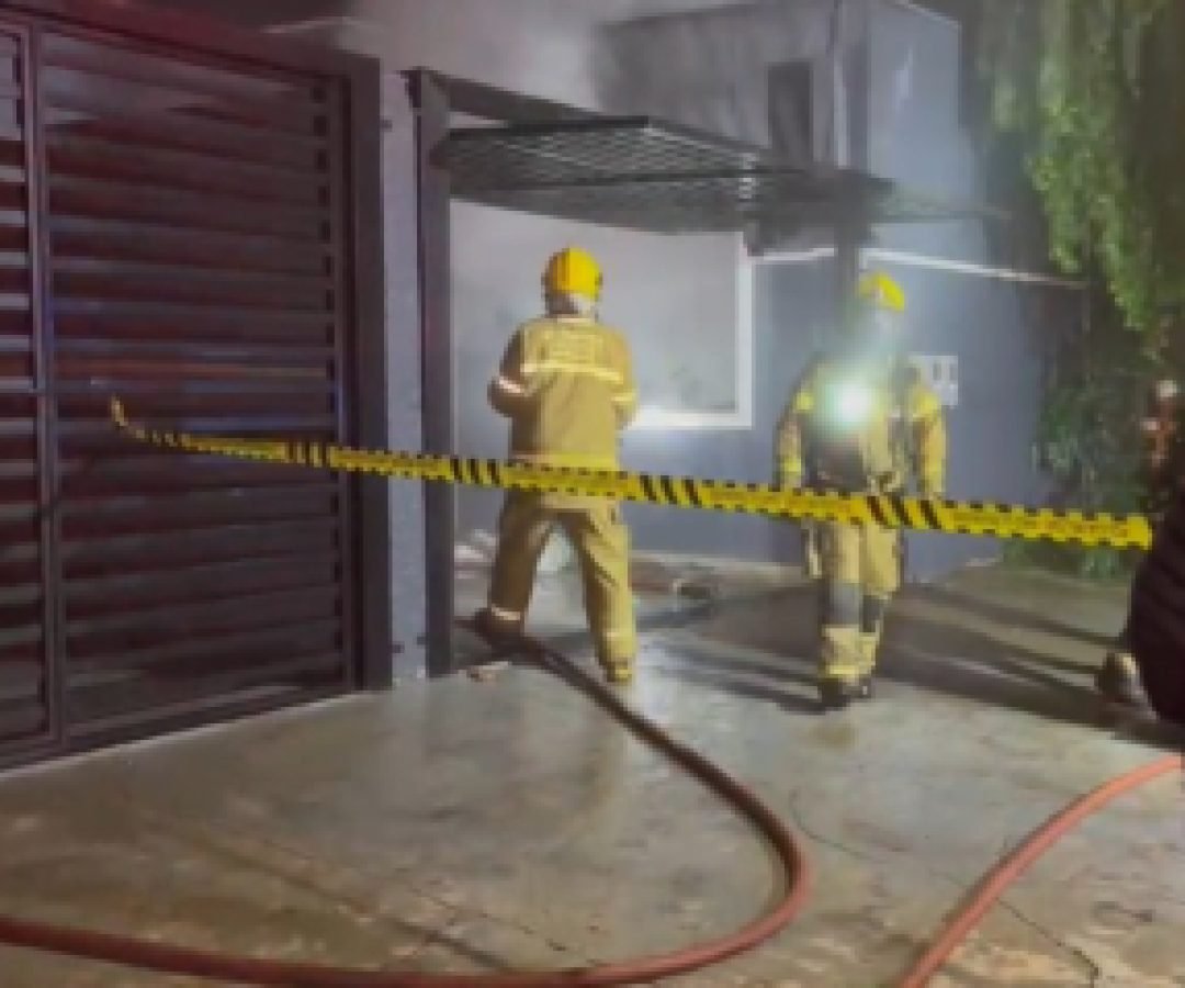 Quarto de inquilino é destruído pelo fogo no Cascavel Velho