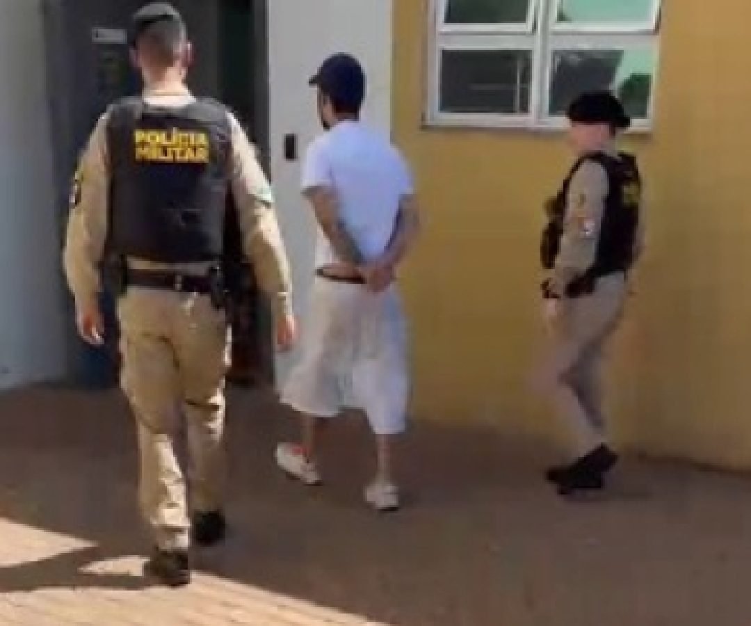 Que preju! Homem quebra carro da ex-sogra e ex o Jetta dele