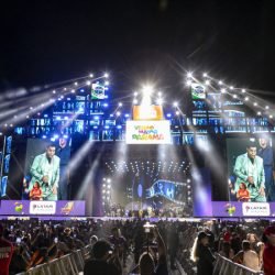 Raça Negra supera público de 2 anos atrás e canta para coral de 118 mil pessoas em Matinhos